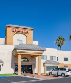 Ramada by Wyndham Bakersfield North