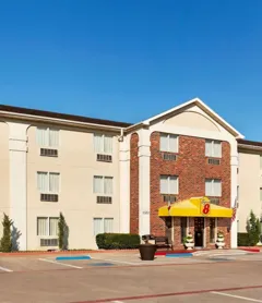 Super 8 by Wyndham Waco University Area