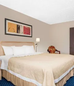 Norwood Inn & Suites La Crosse