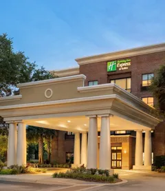 Holiday Inn Express & Suites Mt. Pleasant, an IHG Hotel