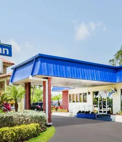 Days Inn by Wyndham Fort Myers Springs Resort