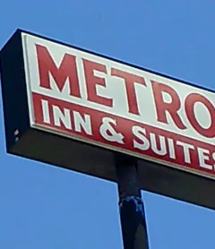 Metro Inn & Suites