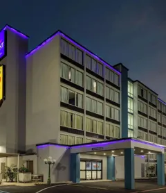 Super 8 by Wyndham Laredo