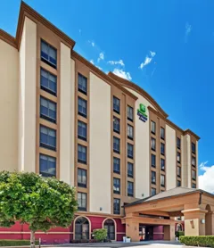 Holiday Inn Express & Suites Houston - Memorial Park Area, an IHG Hotel