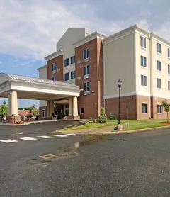 Holiday Inn Express & Suites Charlotte North, an IHG Hotel