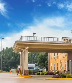 Quality Inn & Suites Chesterfield Village