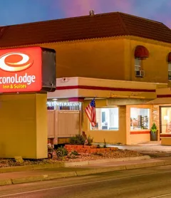 Econo Lodge  Inn & Suites