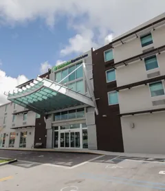 Holiday Inn Express & Suites Miami Airport East, an IHG Hotel